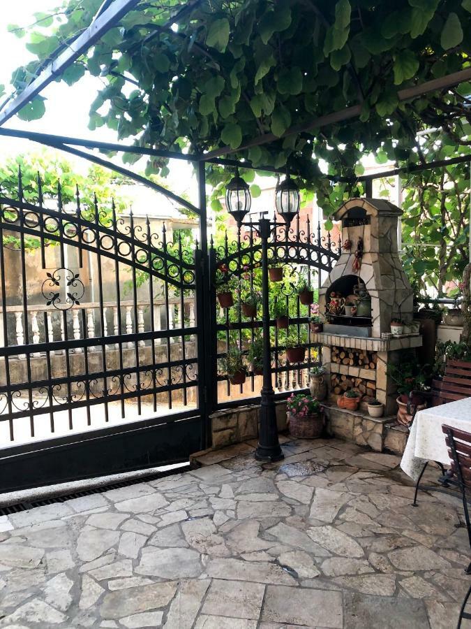 Apartments Moracanin Sutomore Εξωτερικό φωτογραφία